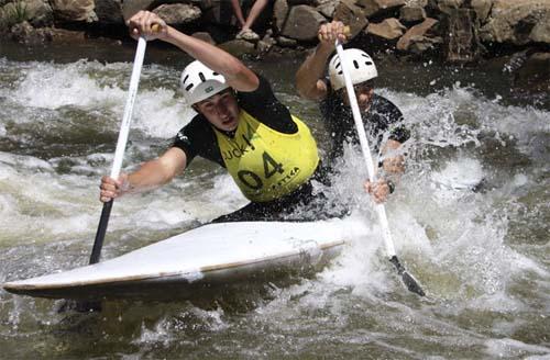 Com a participação de jovens e consagrados canoístas de diversas partes do país a cidade gaúcha de Três Coroas recebeu neste final de semana a 2ª Etapa da Copa Brasil de Canoagem Slalom 2011 / Foto: Divulgação